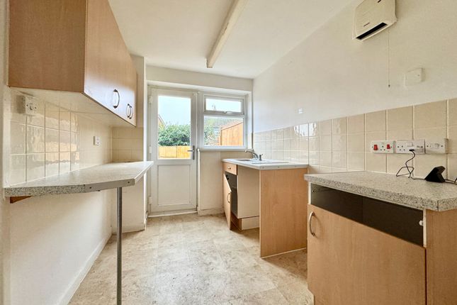 99 Hunters Field, Faringdon photo 4