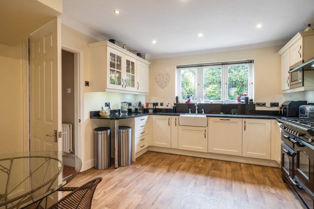 5 Hoggarth Close, Petersfield photo 4