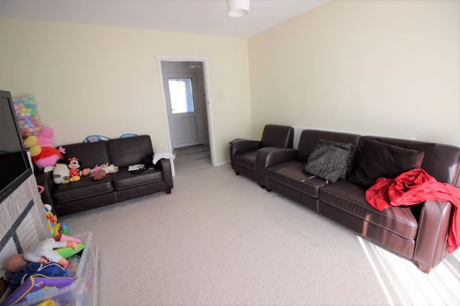 14, Scott Crescent, Harrow photo 2