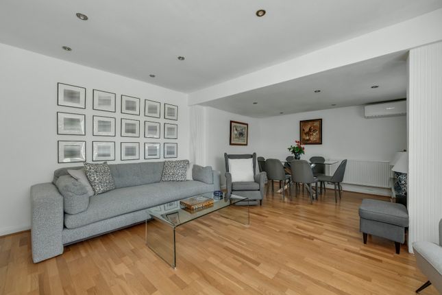 77, Cranbrook Drive, Surrey photo 4