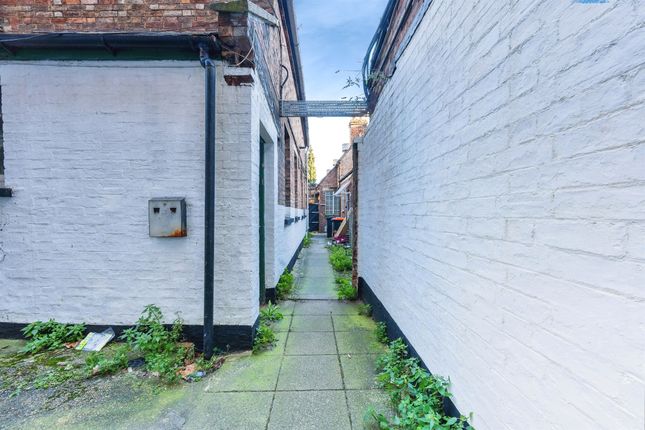 Flat for sale in St. Marys Street, Bedford