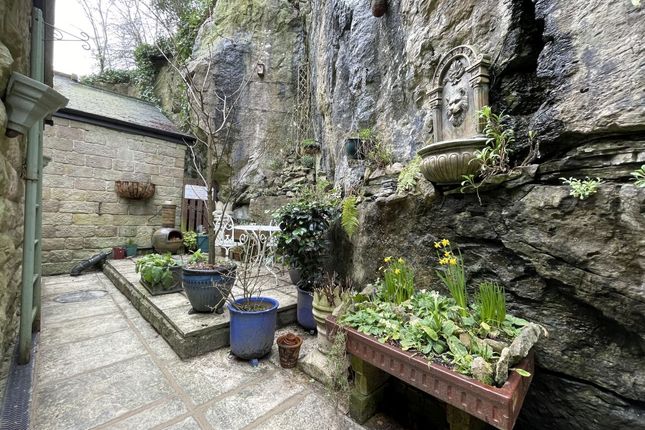 Town house for sale in Dale Road, Matlock