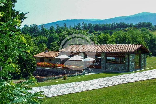 Villa for sale in Chiusi Della Verna, Tuscany, 52010, Italy