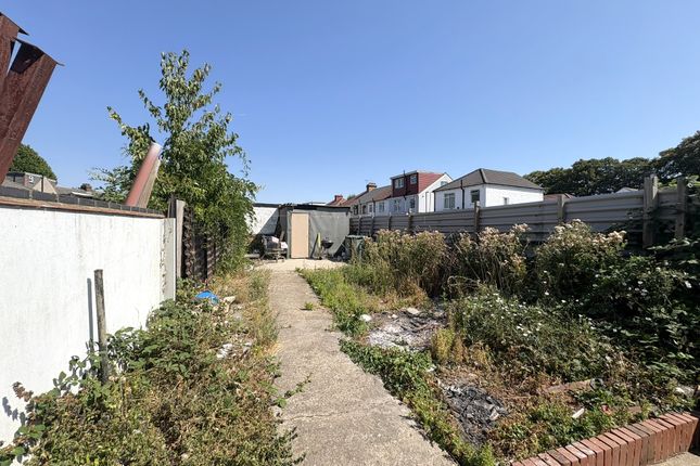 1 and 1a Industrious Cottages, 111e, The Common, Southall photo 4