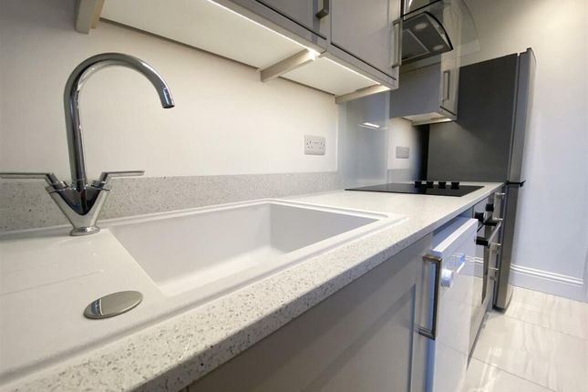 Apartment 10, 115, Long Lane, Huddersfield photo 5