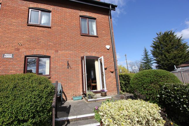 1-bed flat on Flat 5 Sawyers Court, Chelmsford Road, Brentwood, £185,000