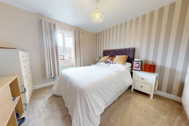 8, Fleming Walk, Pontypridd photo 4