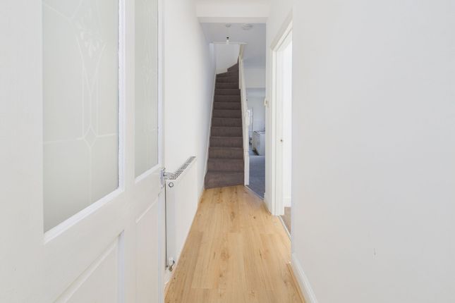 56 Phyllis Street, Barry photo 2