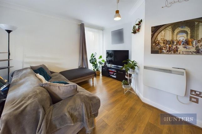 Flat for sale in Orchard Place, Southampton