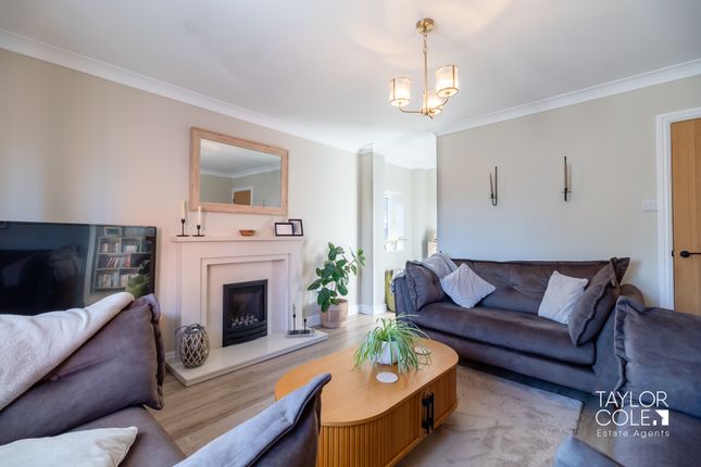 8, Daisy Lane, Swadlincote photo 4