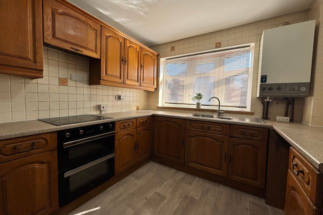 50, Walsall photo 3