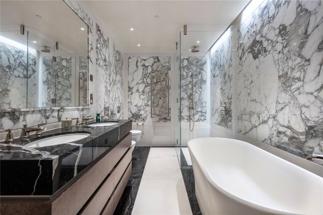 Flat 15, 8, Whistler Square, London photo 3
