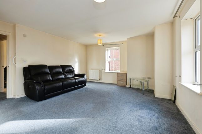 Flat 2, 10, St. Mawgan Street Kingsway, Gloucester photo 3