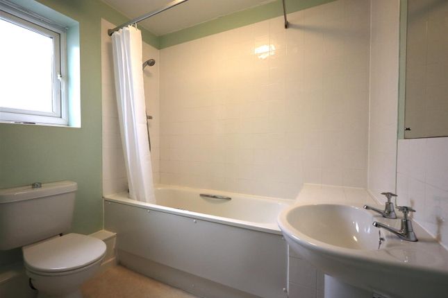 4, Thorney House, Kennet Island photo 5