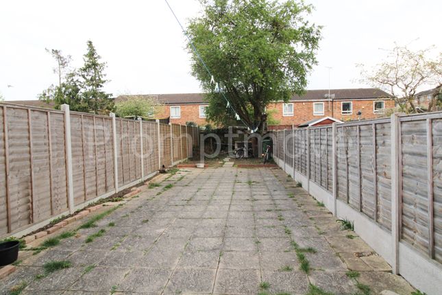 Town house for sale in Tenby Drive, Luton