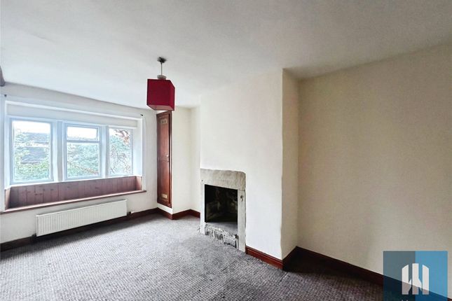 186, Blackmoorfoot Road, Hudderfield photo 4