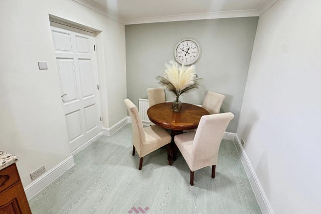 60, Walnut Road, Doncaster photo 4