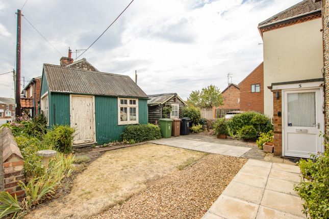 5 Hunstanton Road, Dersingham, Norfolk photo 3