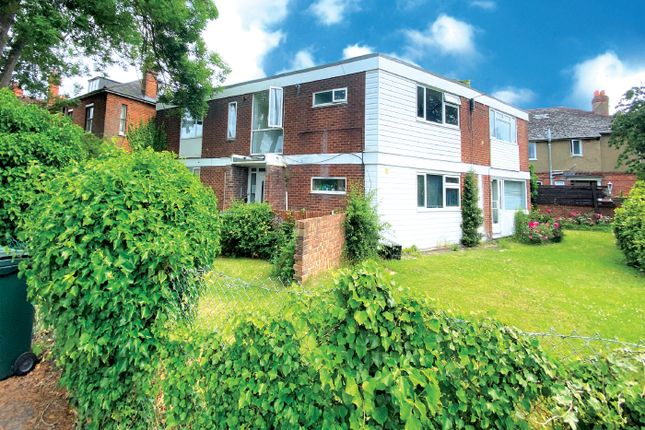 1 bed flat for sale in Hamilton Road, Earley, Reading RG1
