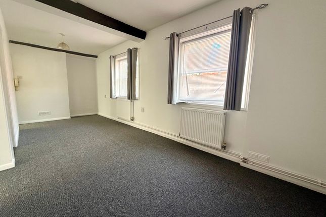 Flat 1, 67 High Street, Ipswich photo 2