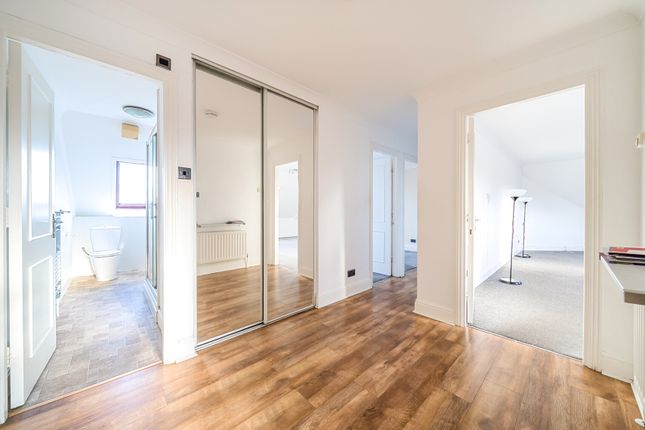 67, French Apartments, Purley photo 3