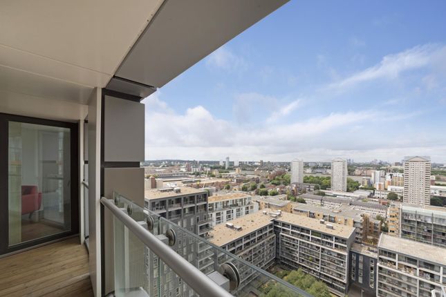 Flat to rent in Talisman Tower, Canary Wharf