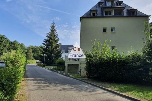 Apartment for sale in Noisy-Sur-Ecole, Ile-De-France, 77123, France