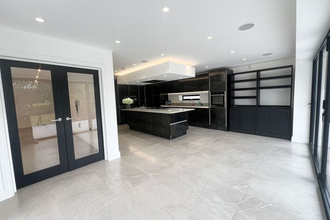 Lyndhurst Rise Ig7