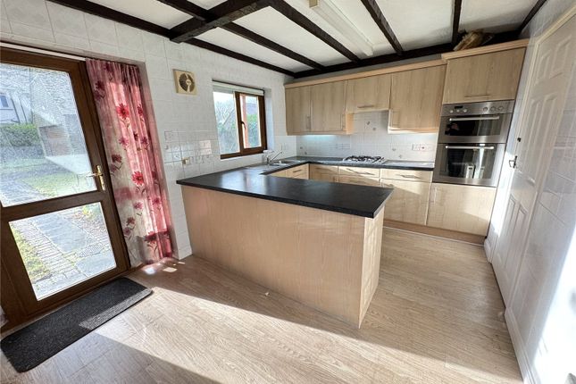 2, Pond Close, New Milton photo 3