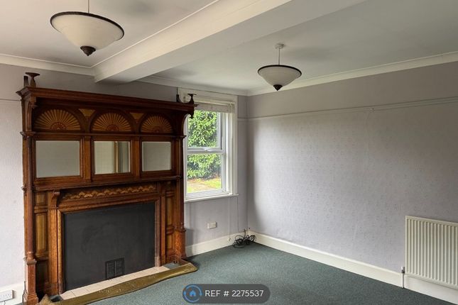 Flat, Common Road Church Gresley, Swadlincote photo 3