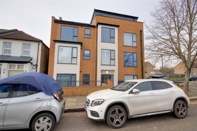 Flat for sale in Elmore Road, Enfield
