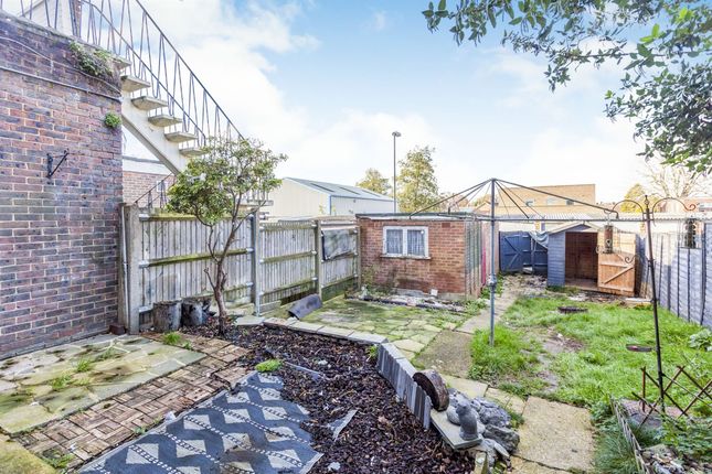 End terrace house for sale in Ewhurst Road, Crawley