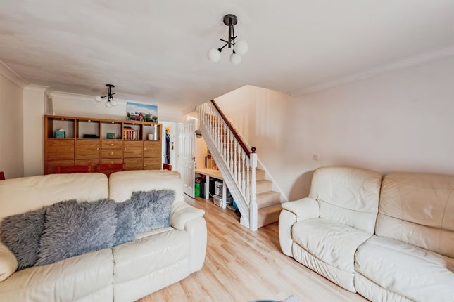 9, Kingsfield Way, Redhill photo 4