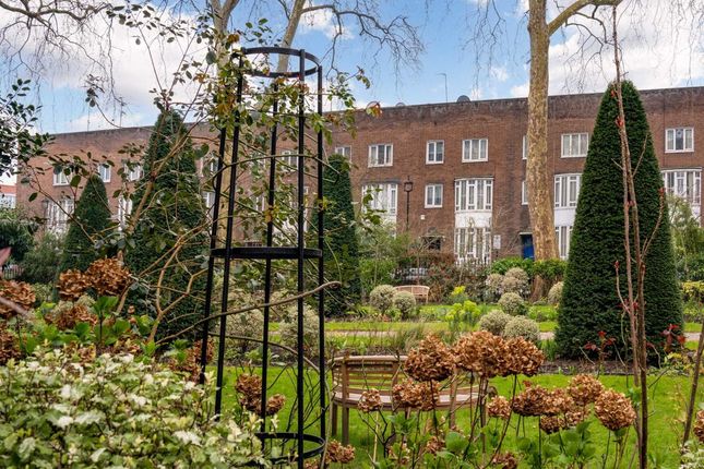Property for sale in Hyde Park Square, London