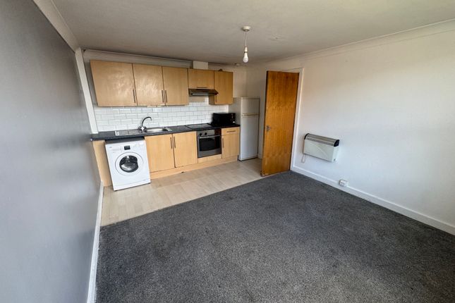 Flat 11, St Albans House - Harehills Lane, Leeds photo 4
