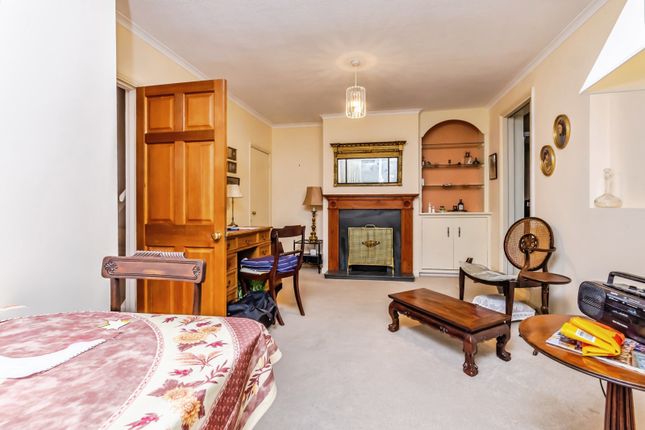 76, Farningham Road, Surrey photo 2