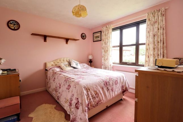 51, Epsom Grove, Milton Keynes photo 4