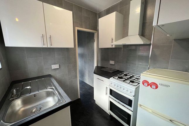 16, Sandringham Road, Newcastle upon Tyne photo 2
