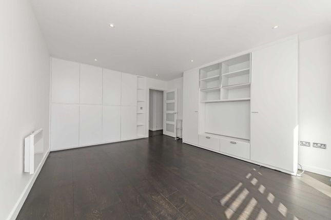 Thumbnail Flat to rent in Coleman Fields, London