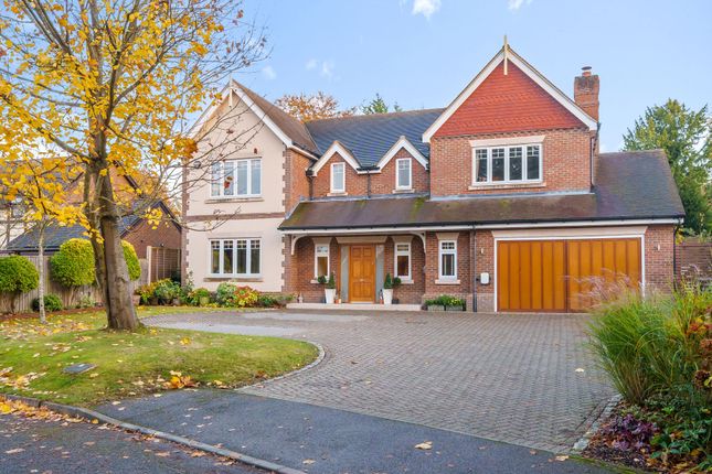 Thumbnail Detached house for sale in Mount Close, Fetcham