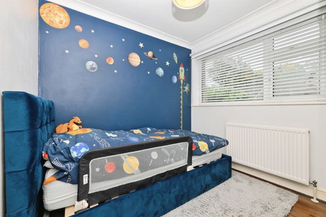 1, Nunsbury Drive, Broxbourne photo 4