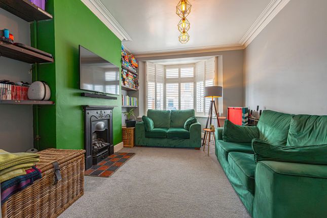 142 Durham Road, Newport photo 3