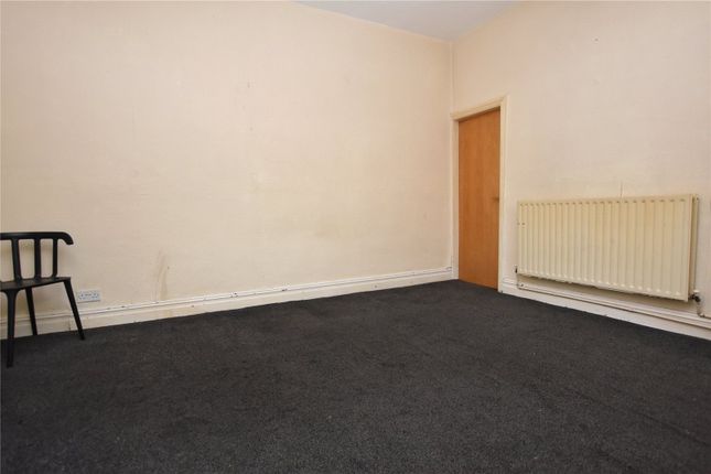 140, Gillroyd Mount, Morley photo 4