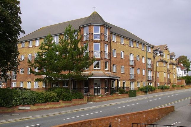 Flat for sale in Viscount Court, Bournemouth