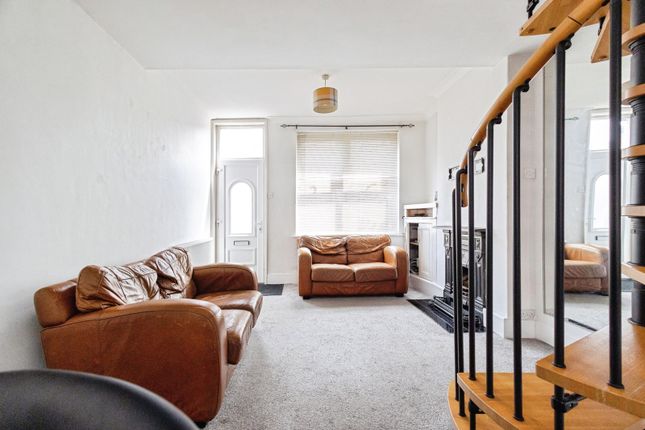14, Whitehall Road, Manchester photo 4