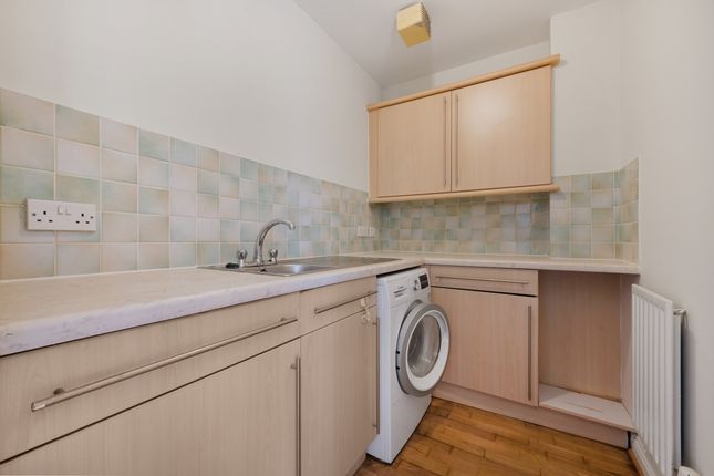 Flat to rent in Chestnut Place, London
