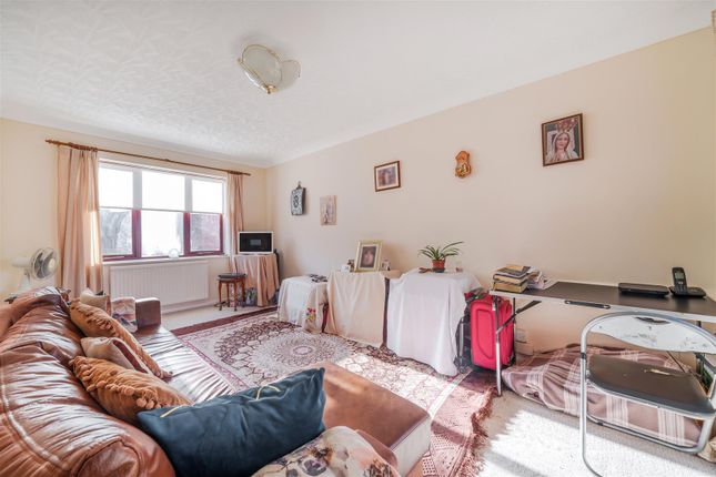 Flat for sale in Shakespeare Road, Bedford