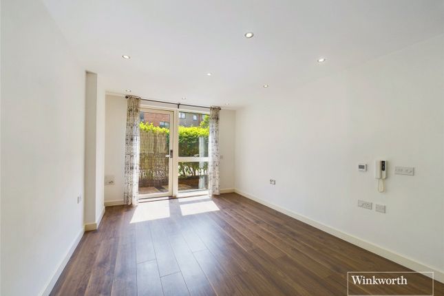 Flat to rent in Armstrong Road, London