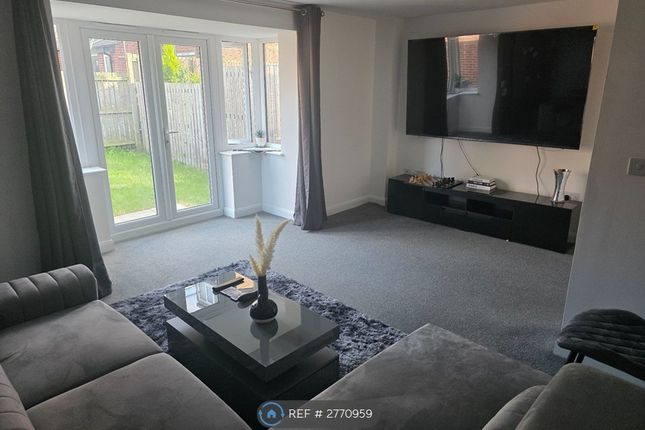 South Parkway, Seacroft, Leeds photo 4