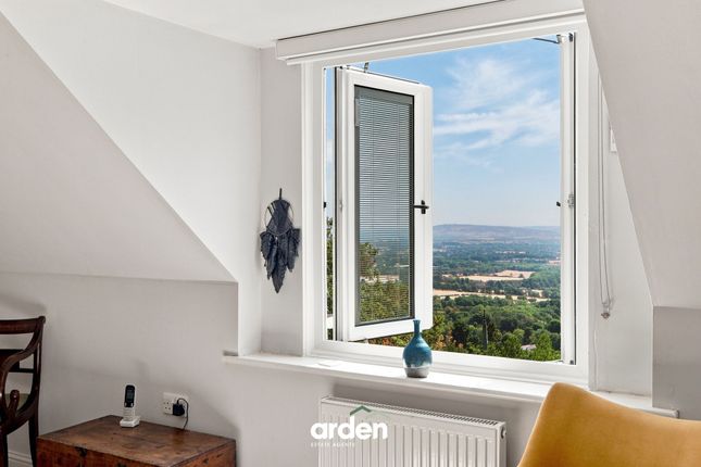 1 Hillside Close, Malvern photo 4